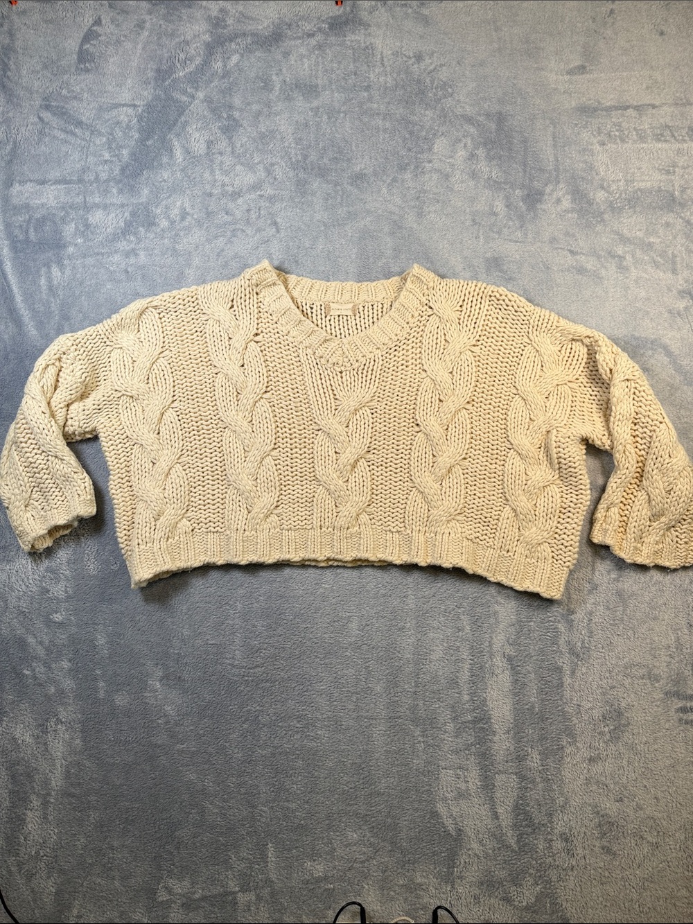 Altar'd State Cream Cable Knit Cropped V-Neck Sweater Womens Small 3387